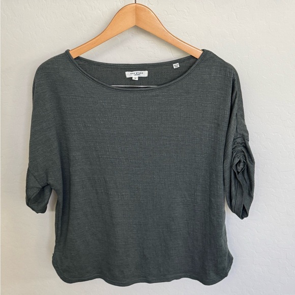 Max Studio Tops - Max Studio Olive green Short Sleeve Textured Knit Top ruched sleeves like New!